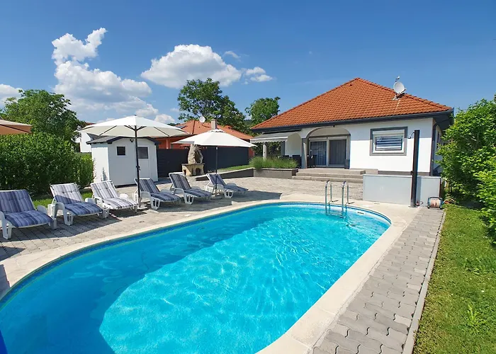 Ferienhaus Maxi mit Pool - Biro Tours nr 72